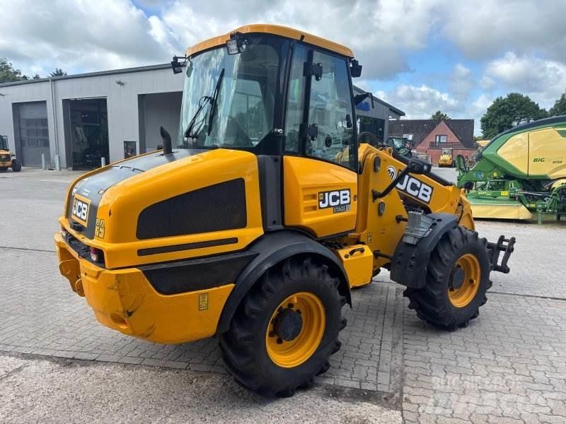 JCB TM 220 Kolesni nakladalci