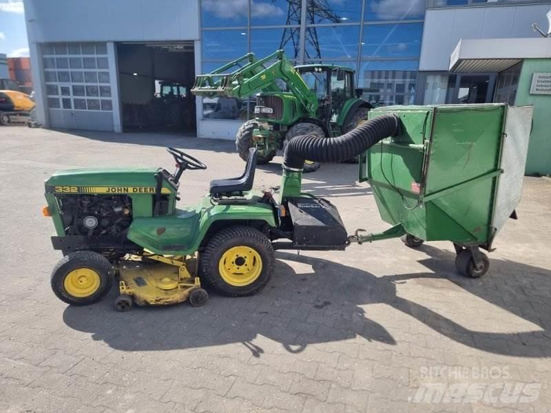 John Deere 332 Manjši traktorji