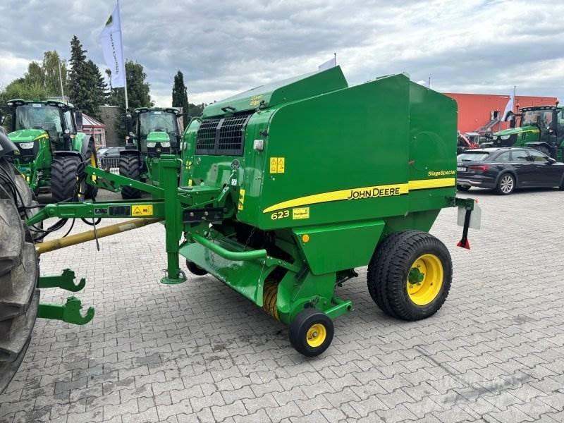 John Deere 623 Balirke (okrogle bale)