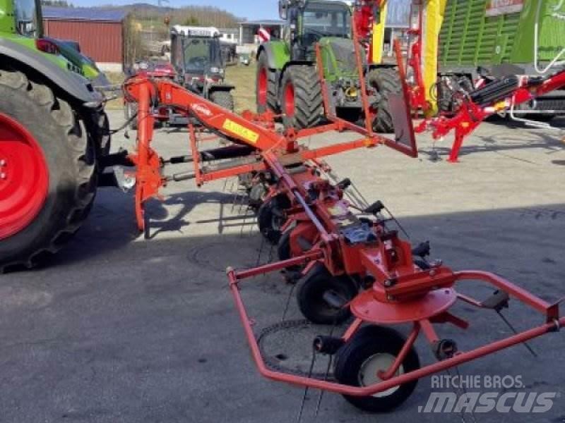 Kuhn GF 7702 Obračalniki in zgrabljalniki