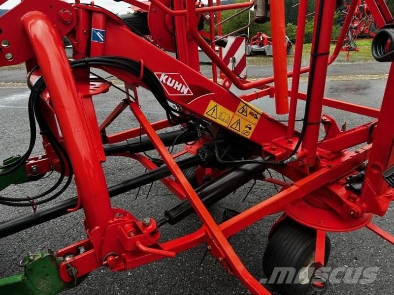 Kuhn GF 8702 Obračalniki in zgrabljalniki
