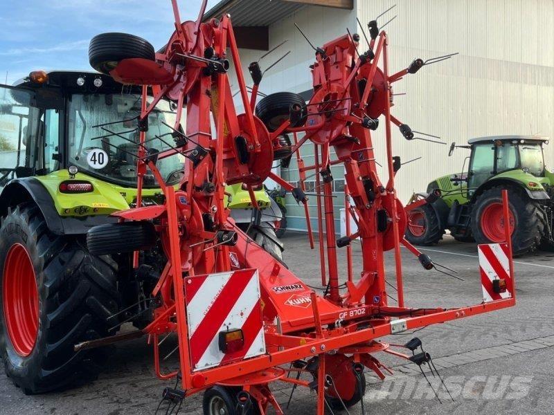 Kuhn GF 8702 Obračalniki in zgrabljalniki