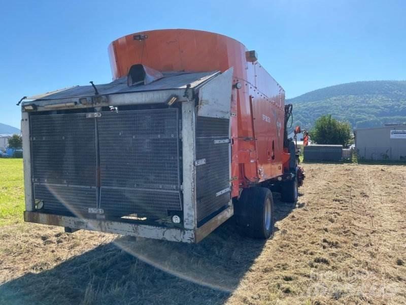 Kuhn SPW 25 Mešalne hranilnice
