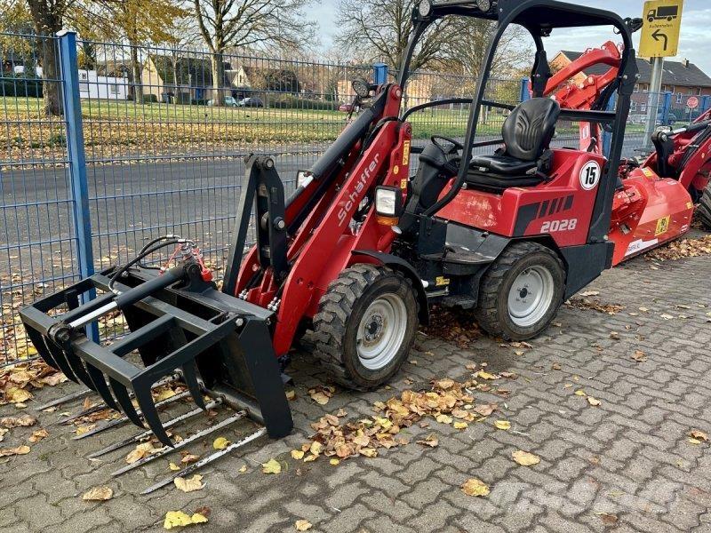 Schäffer 2028 Čelni nakladalci in kopači