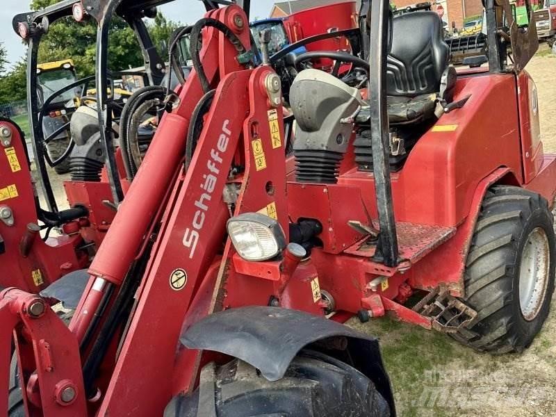 Schäffer 3550 Čelni nakladalci in kopači