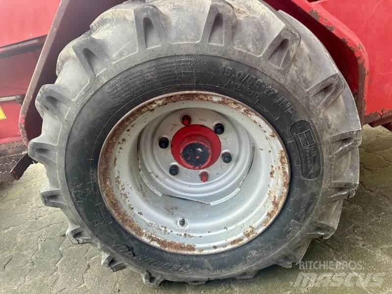 Schäffer 3550 Čelni nakladalci in kopači