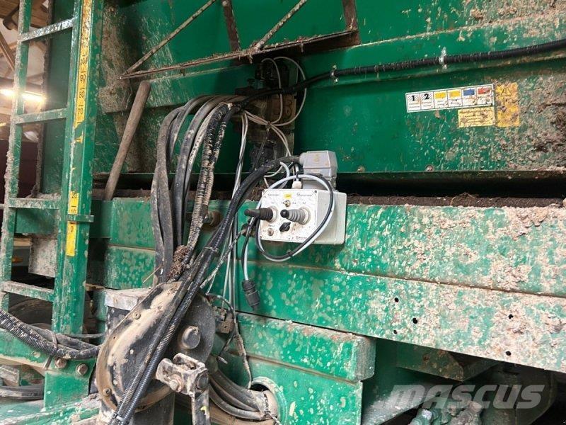 Tebbe DS 180 Trosilniki gnoja