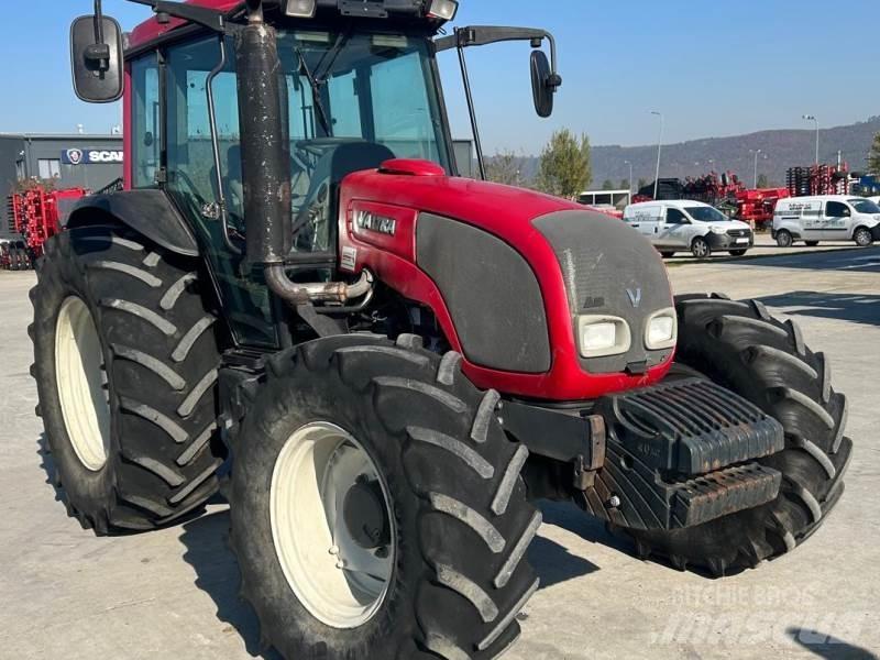 Valtra A93 H Traktorji