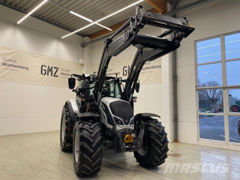 Valtra N154 Traktorji