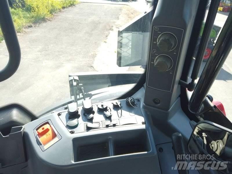 Valtra Q 285 Traktorji