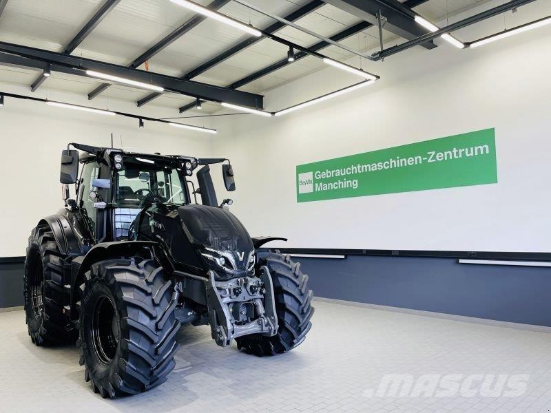 Valtra Q285 Traktorji