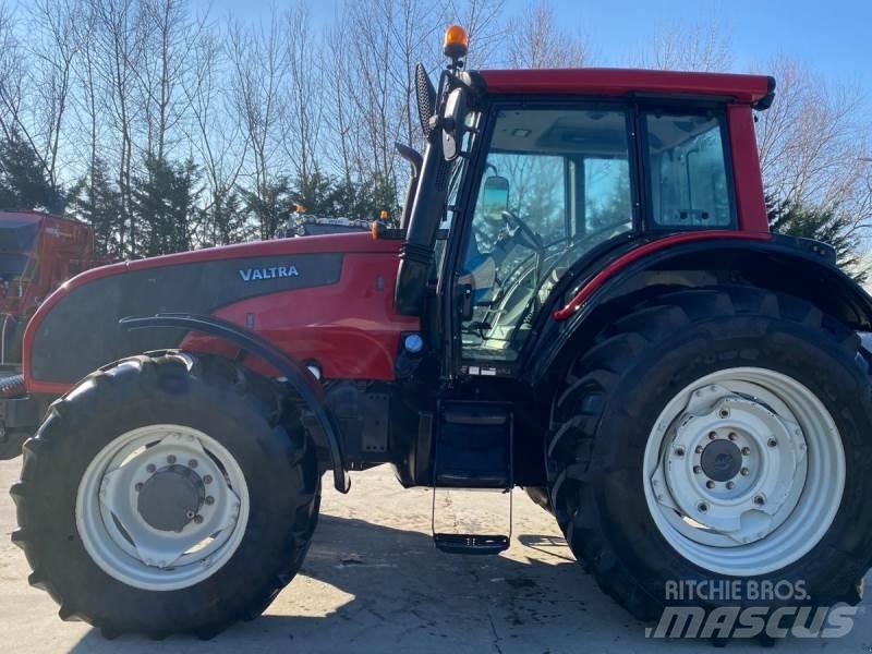 Valtra T153 H Traktorji