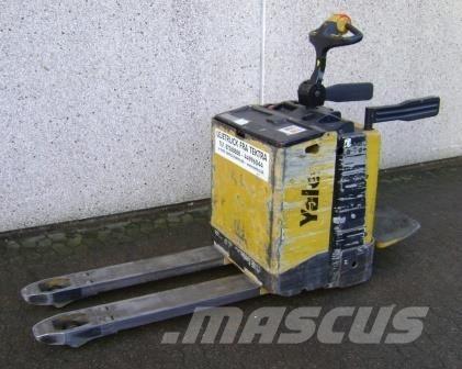 Yale MP20X - 400 AH Električni nizko dvižni viličar s stojiščem