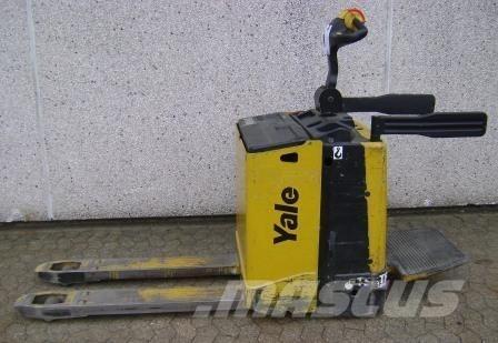 Yale MP20X - 400 AH Električni nizko dvižni viličar s stojiščem