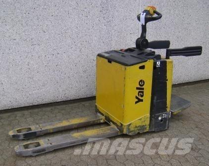 Yale MP20X - 400 AH Električni nizko dvižni viličar s stojiščem