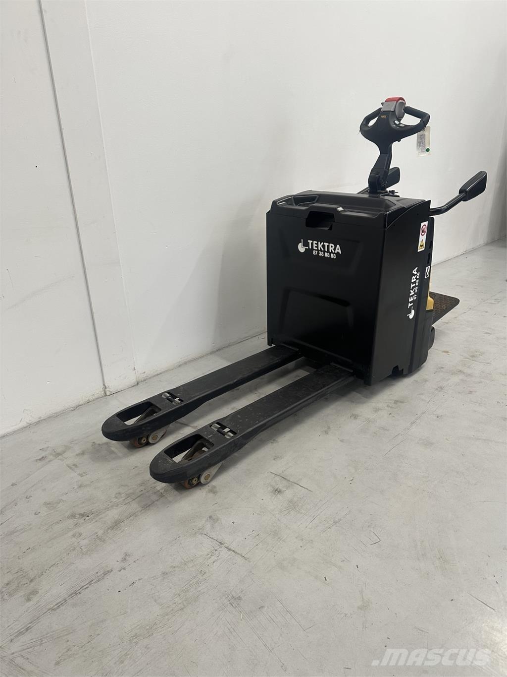 Yale MP20X-E843 Električni nizko dvižni viličar s stojiščem