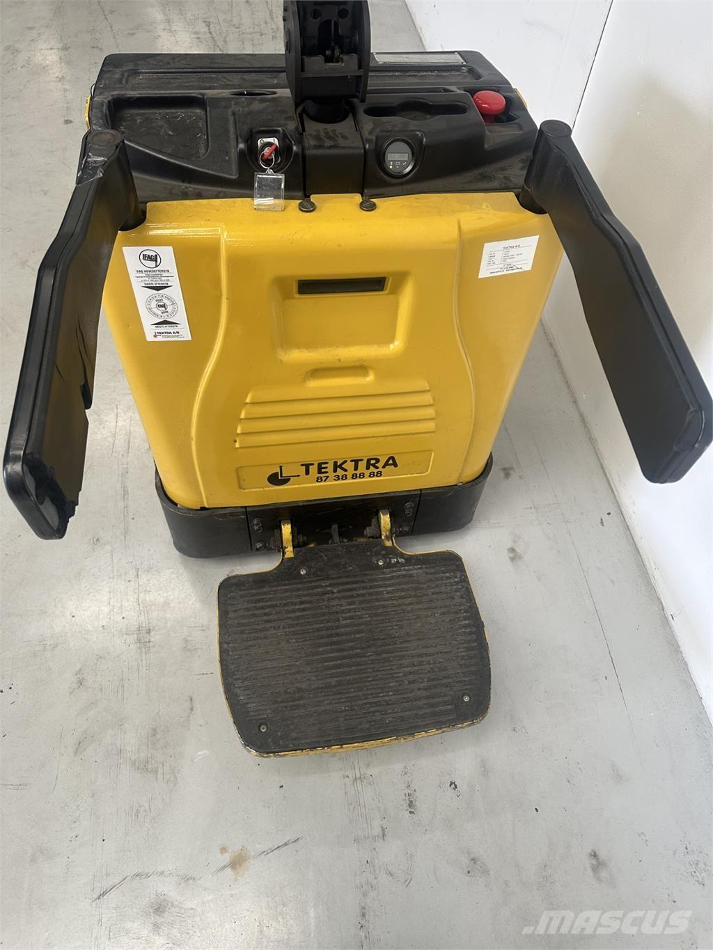 Yale MP20X FBW - 300 AH Električni nizko dvižni viličar s stojiščem