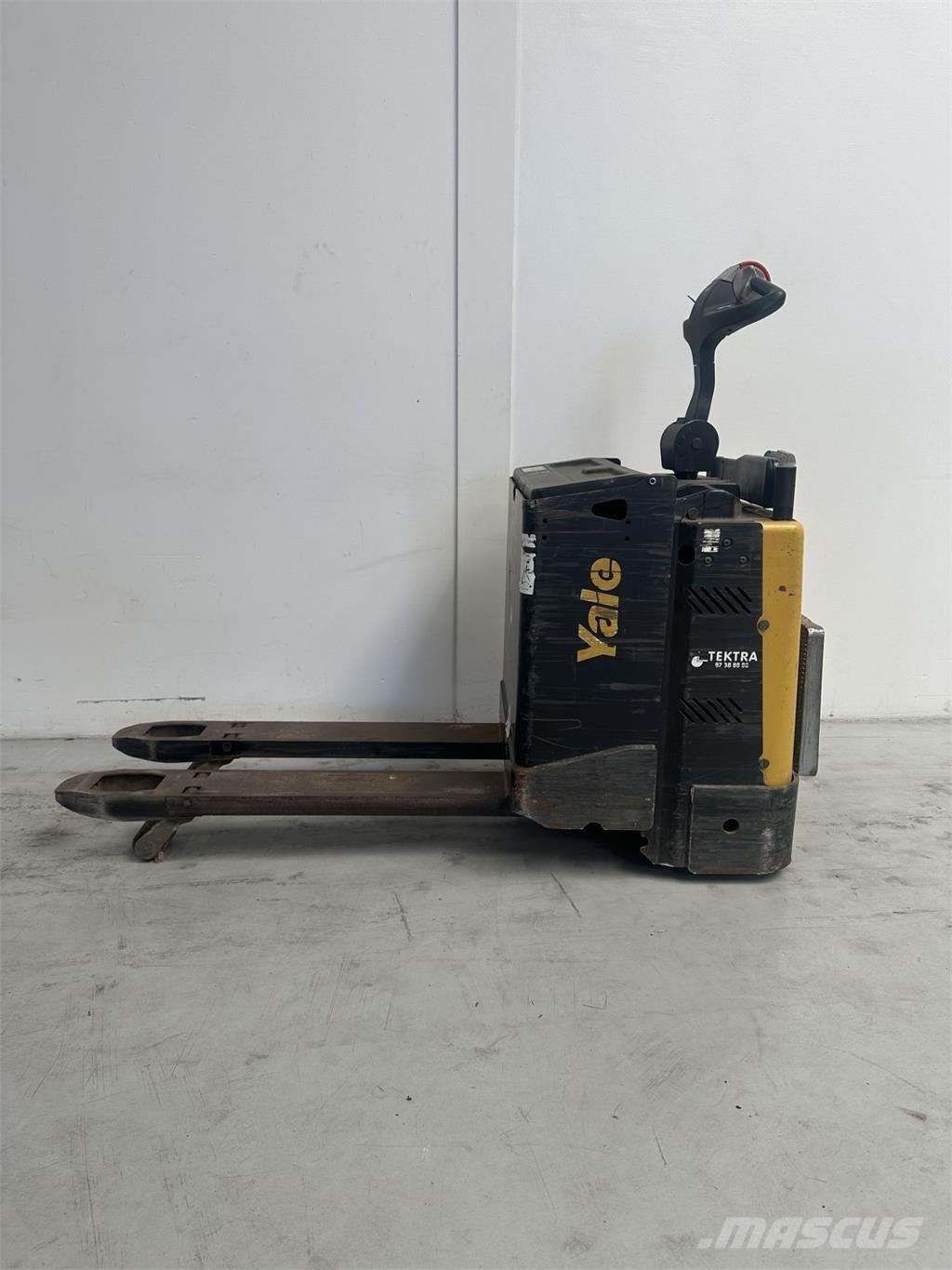 Yale MP20X FBW - 400 AH Električni nizko dvižni viličar s stojiščem