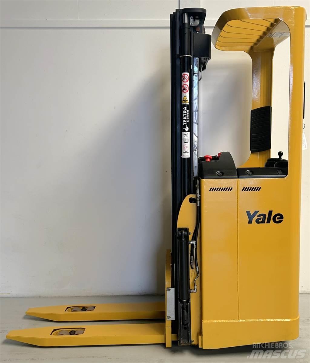 Yale SMS12S Samopogonski ročni viličarji