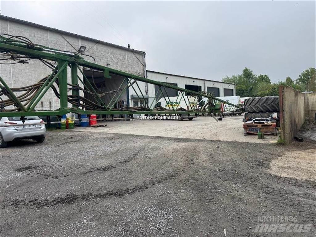 Amazone UX5200 Vlečne škropilnice