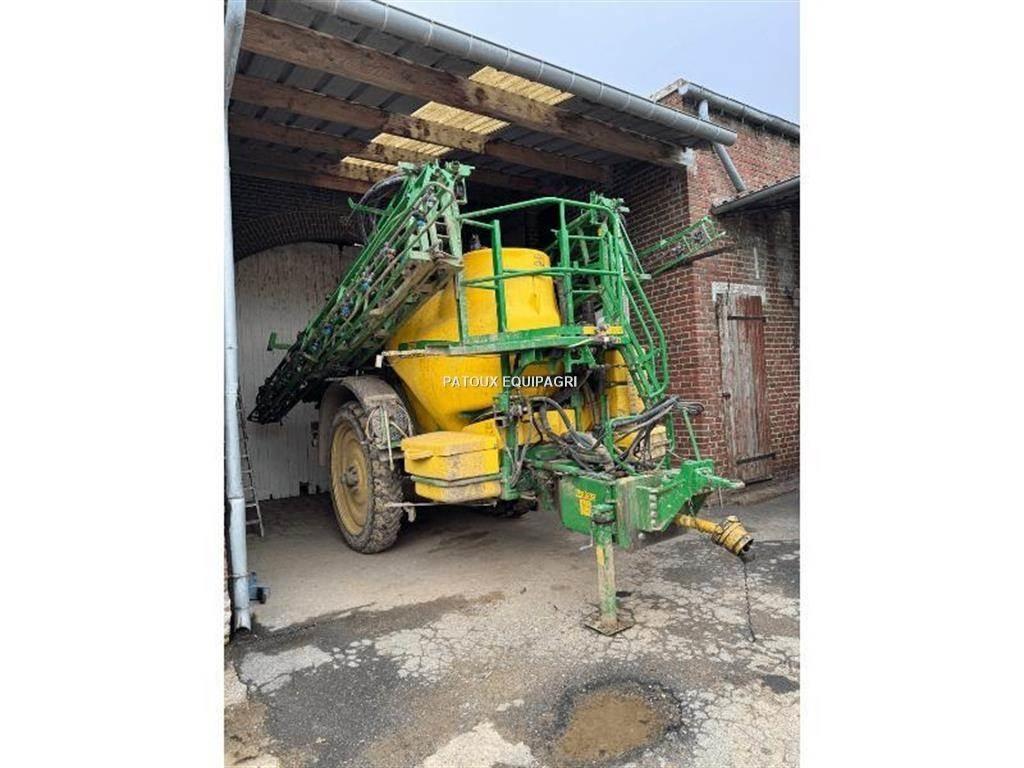 John Deere 832I Vlečne škropilnice
