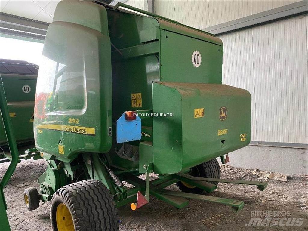 John Deere 864 Balirke (okrogle bale)