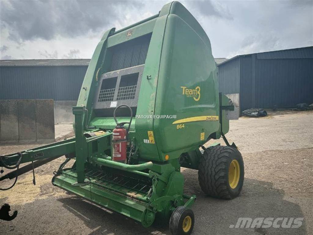 John Deere 864 Balirke (okrogle bale)