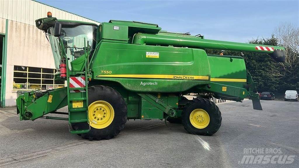 John Deere T 550 Kombajni