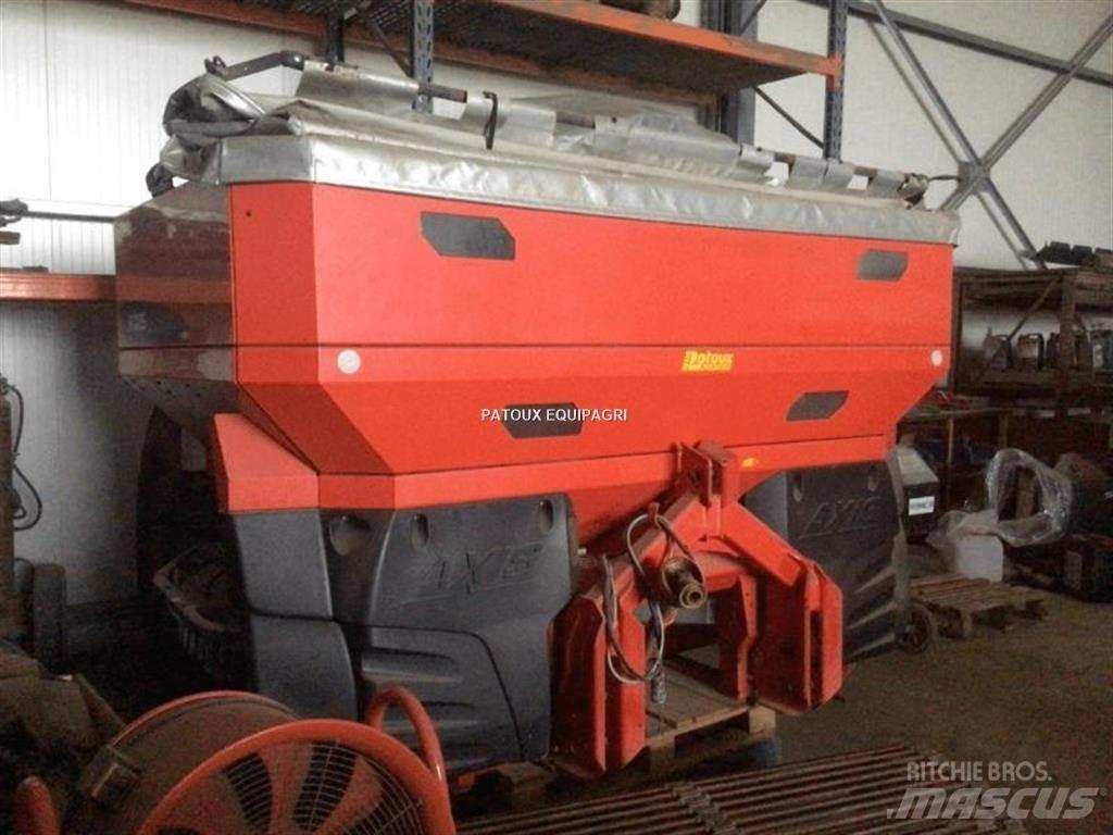 Kuhn AXIS50.1W Trosilniki mineralnega gnojila