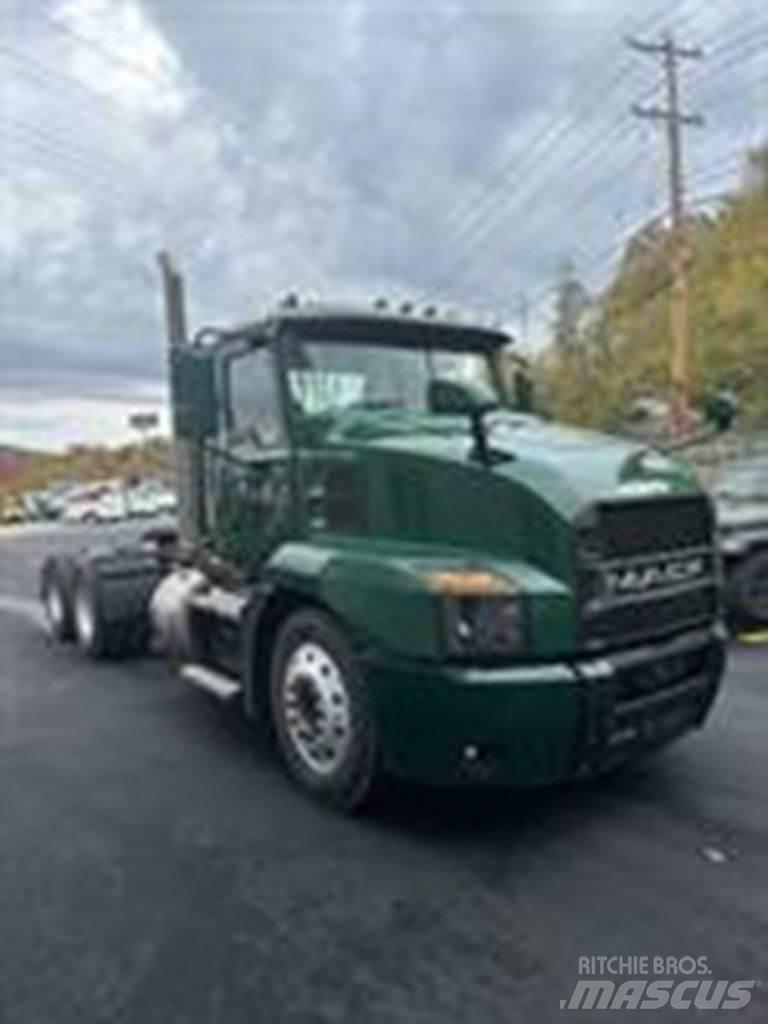 Mack AN64T Vlačilci
