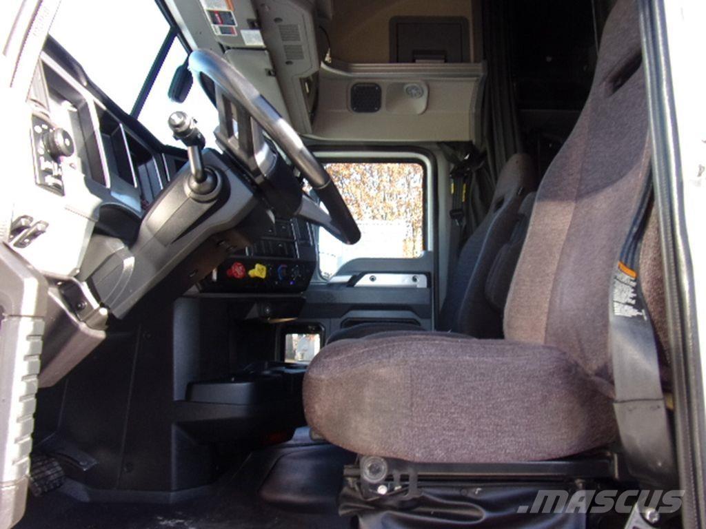 Mack AN64T Vlačilci