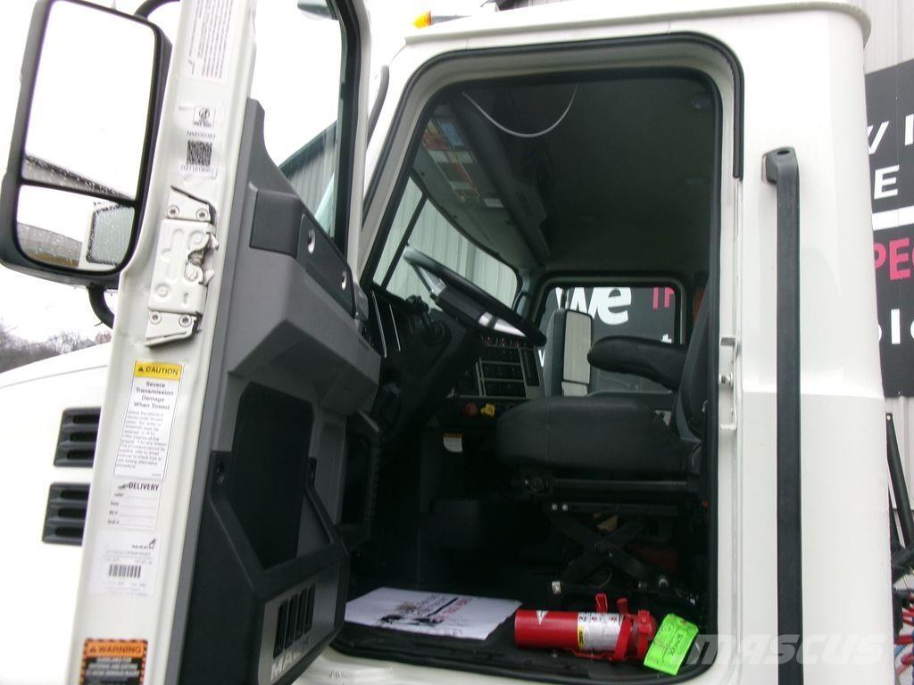 Mack AN64T Vlačilci