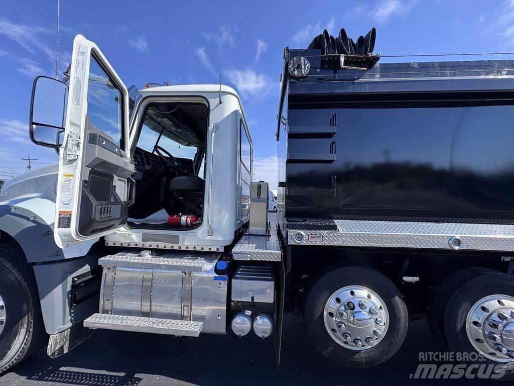 Mack GR64F Kiper tovornjaki