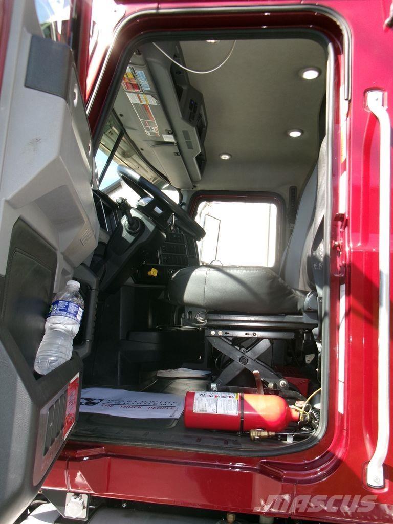 Mack GR64F Kiper tovornjaki