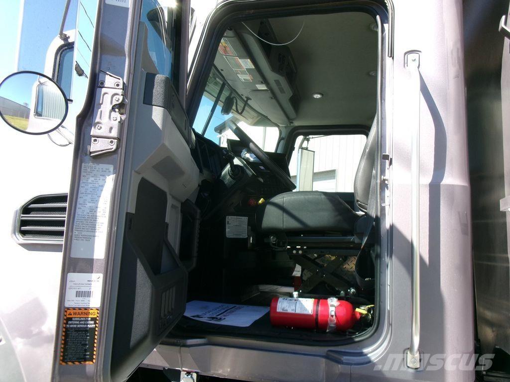 Mack GR64FR Kiper tovornjaki