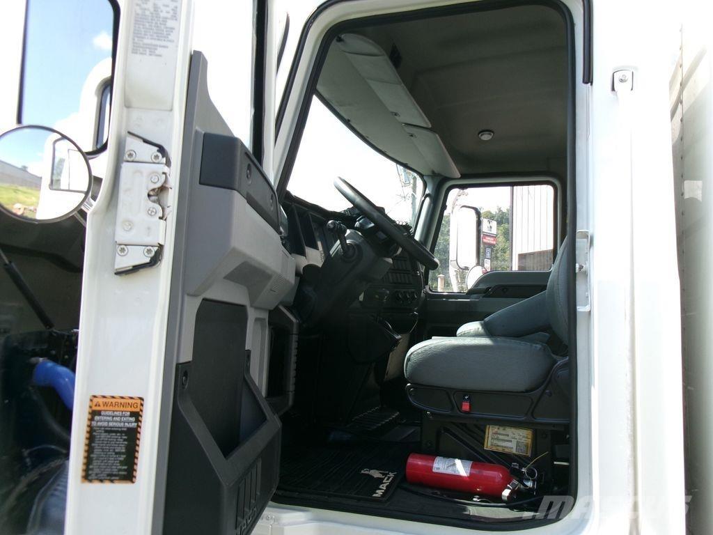 Mack MD6 Tovornjaki zabojniki
