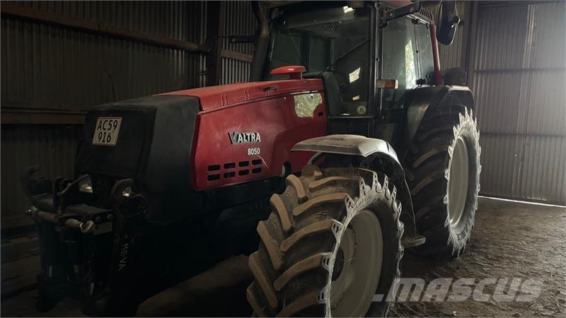 Valtra 8050 Traktorji