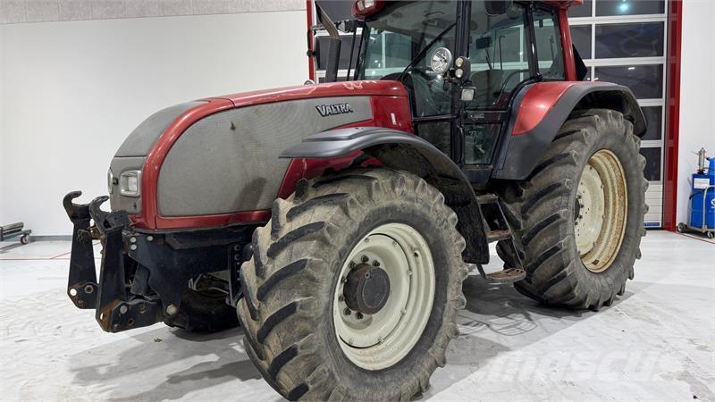 Valtra T190 Traktorji