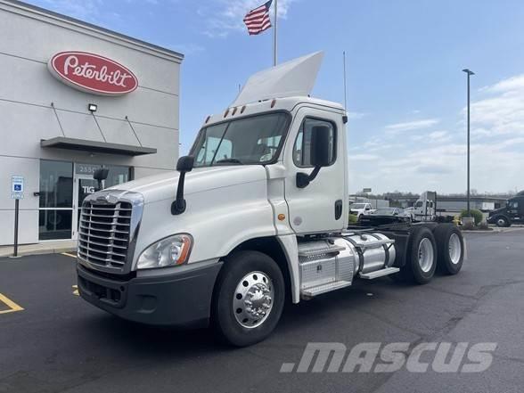 Freightliner CASCADIA 116 Vlačilci