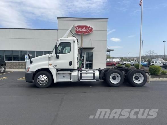 Freightliner CASCADIA 116 Vlačilci