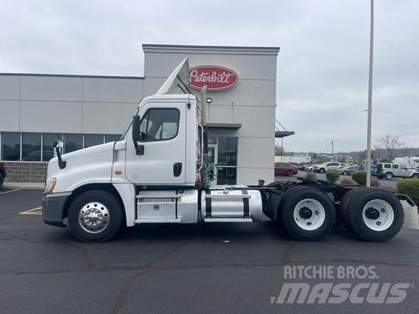 Freightliner CASCADIA 116 Vlačilci