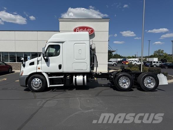 Freightliner CASCADIA 116 Vlačilci