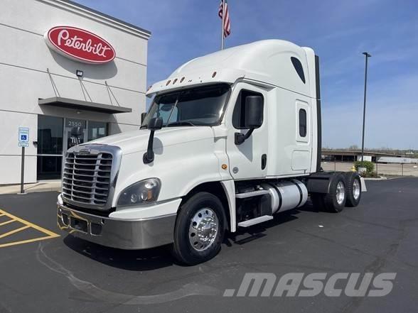 Freightliner CASCADIA 116 Vlačilci