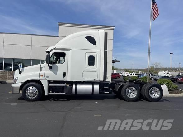 Freightliner CASCADIA 116 Vlačilci