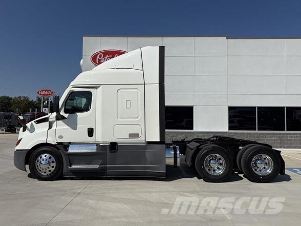 Freightliner CASCADIA 116 Vlačilci