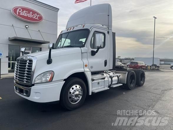 Freightliner CASCADIA 125 Vlačilci
