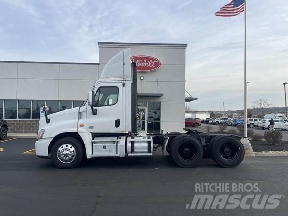 Freightliner CASCADIA 125 Vlačilci