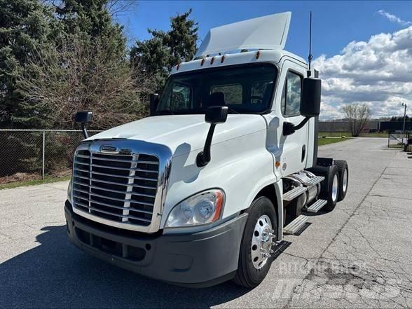 Freightliner CASCADIA 125 Vlačilci