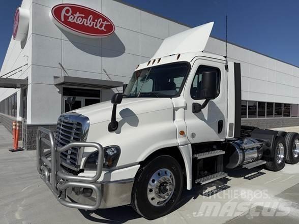 Freightliner CASCADIA 125 Vlačilci