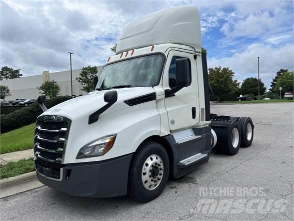 Freightliner CASCADIA 126 Vlačilci